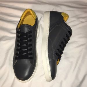 Undandy Men’s Dress Sneaker Size 11.5 Gray Grey